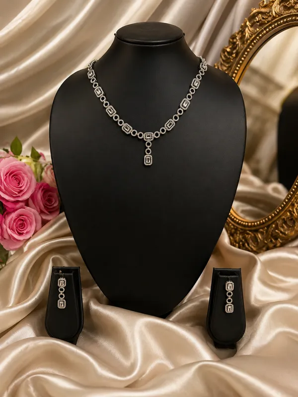 Silver_Brass_Geometric_Link_Necklace_Set_For_Women