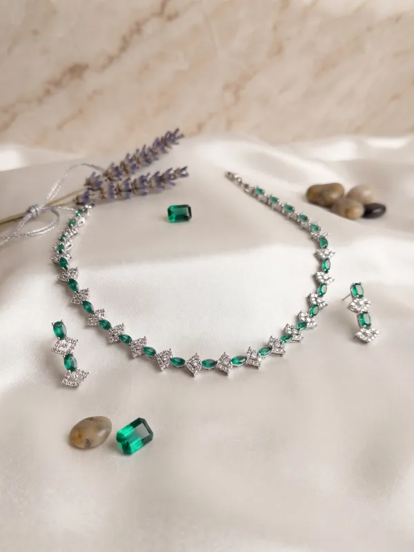 Silver_Brass_Green_Clear_Stone_Necklace_Set_For_Women
