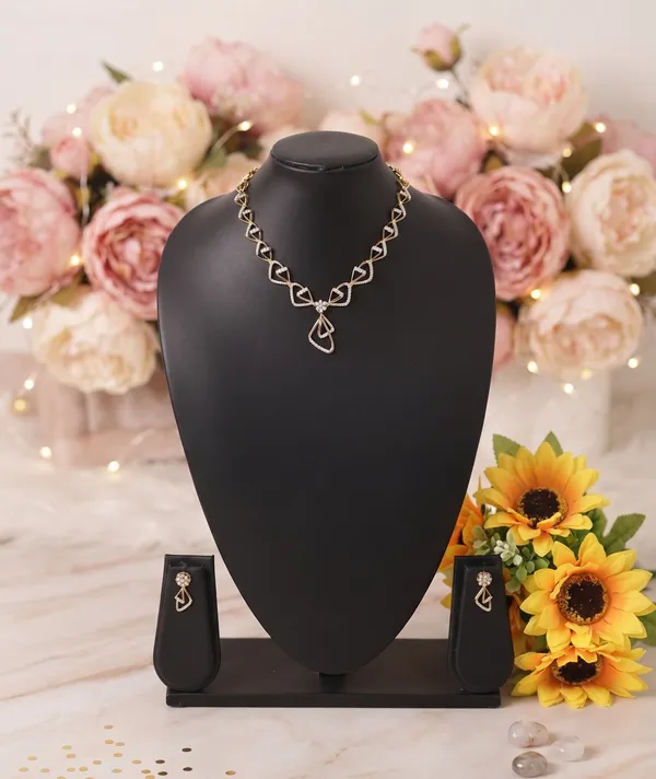 Silver_Brass_Black_Statement_Necklace_Set_For_Women