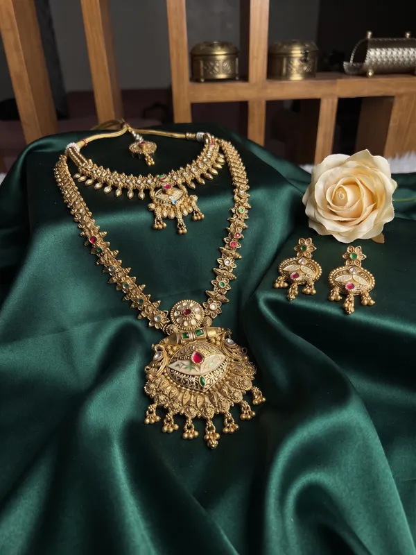 Golden_Brass_Temple_Jewellery_Combo_Set_For_Women