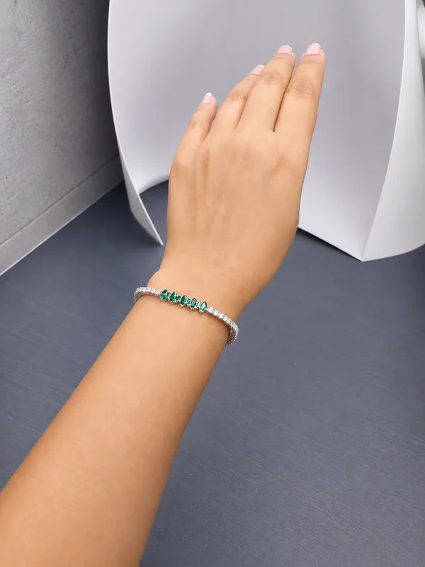 Silver_&_Green_Oval_Stone_Adjustable_Bracelet_For_Women