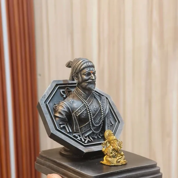 chhatrapati_shivaji_maharaj_with_bappa