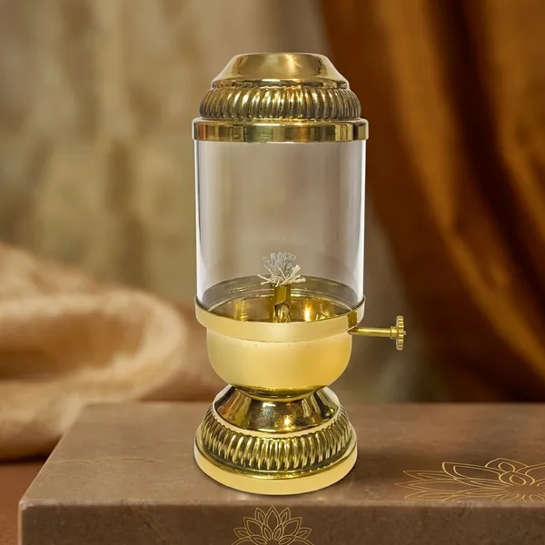 Brass_Glass_Traditional_Oil_Lamp_With_Glass_Cover