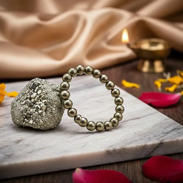 Golden_Crystal_Beaded_Bracelet_For_Unisex