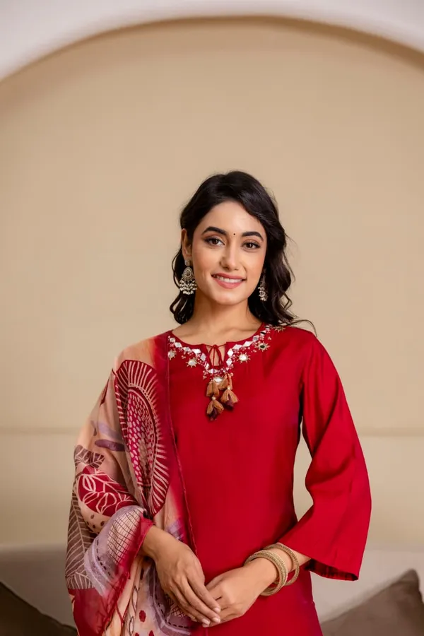 Maroon_Mul_Chanderi_Three_Piece_Suit_Set_For_Women