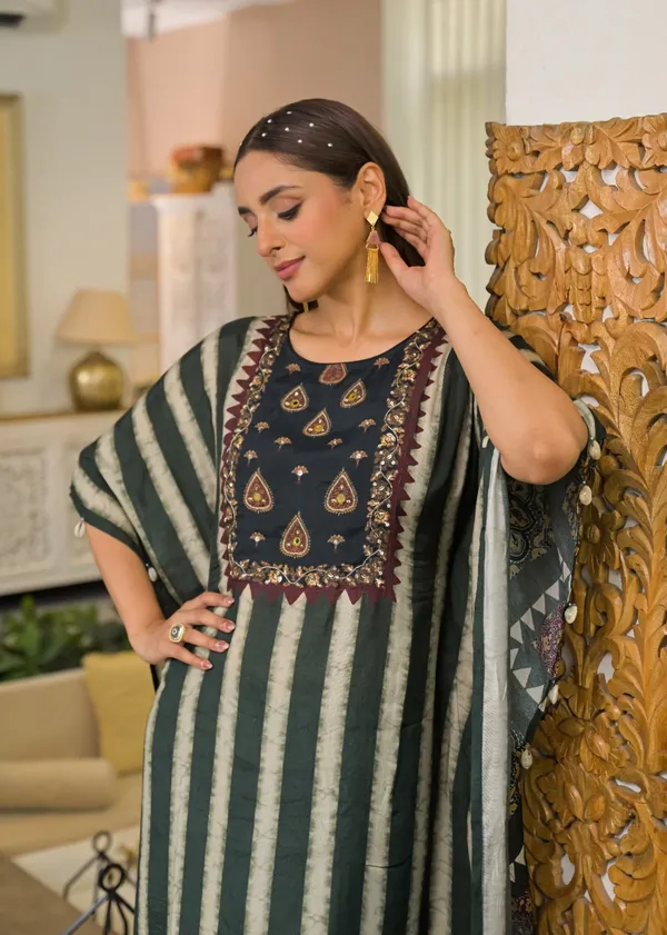 Green_And_White_Cotton_Silk_Kaftan_For_Women
