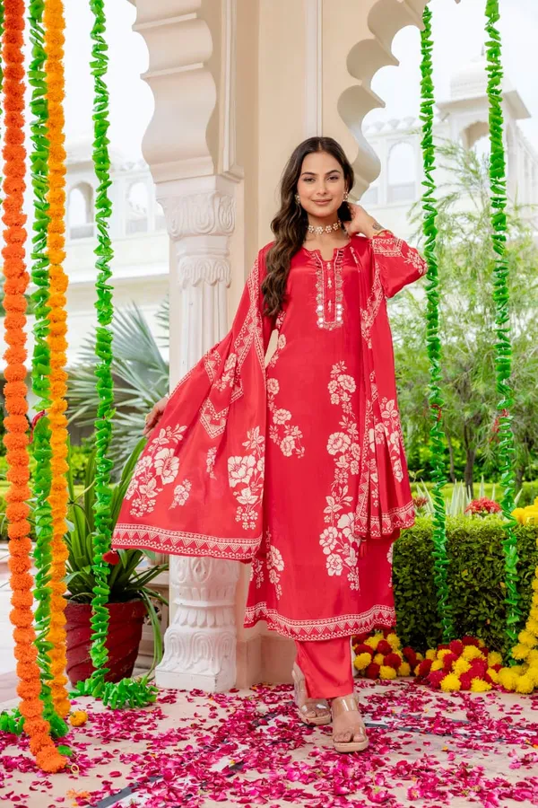 Red_Crepe_Three_Piece_Suit_Set_For_Women