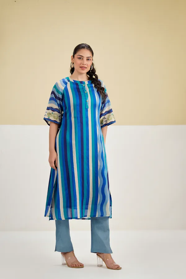Blue_Cotton_A-Line_Wavy_Stripe_Printed_Kurta_For_Women