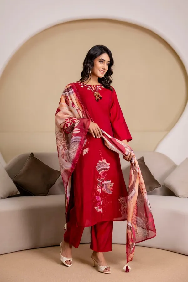 Maroon_Mul_Chanderi_Three_Piece_Suit_Set_For_Women