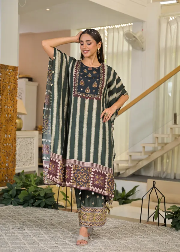 Green_And_White_Cotton_Silk_Kaftan_For_Women