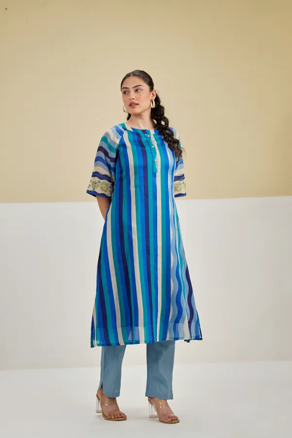 Blue_Cotton_A-Line_Wavy_Stripe_Printed_Kurta_For_Women