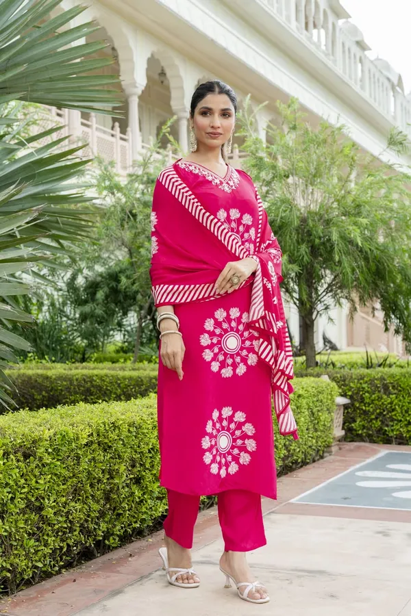 Pink_Crepe_Three_Piece_Suit_Set_For_Women
