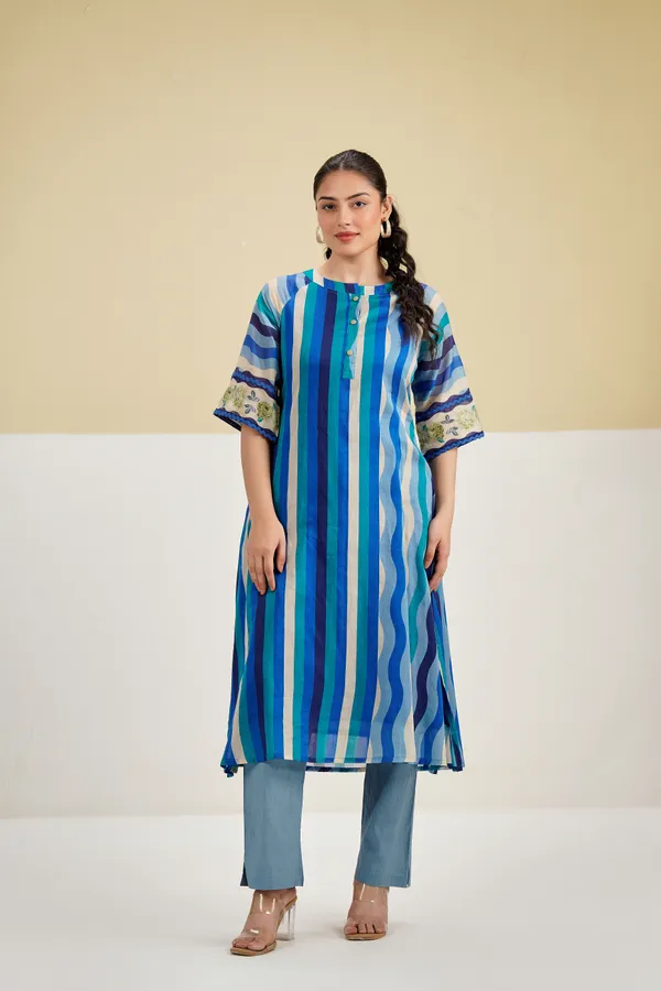 Blue_Cotton_A-Line_Wavy_Stripe_Printed_Kurta_For_Women