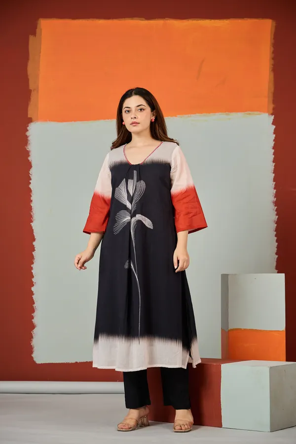 Black_Off-White_Cotton_Floral_Print_Flared_Kurta_For_Women