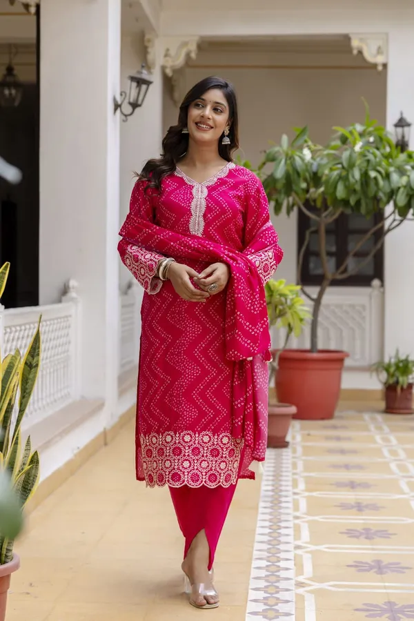 Pink_Muslin_Three_Piece_Suit_Set_For_Women