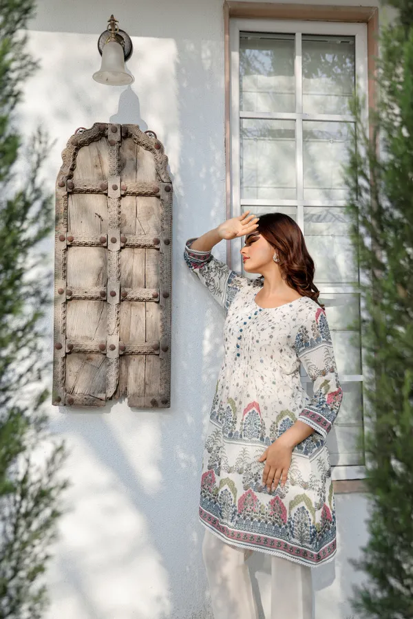 White_Cotton_Flared_Tiered_Floral_Print_Kurta_For_Women