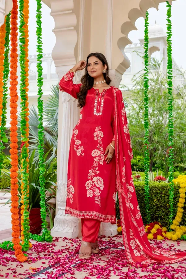 Red_Crepe_Three_Piece_Suit_Set_For_Women