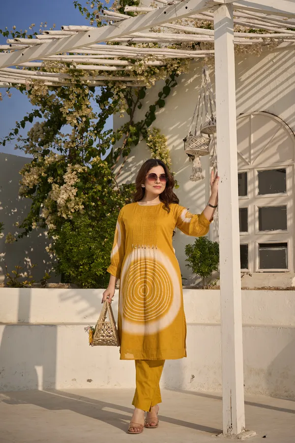 Mustard_Yellow_Cotton_Tie-Dye_Straight_Kurta_Pant_Set_For_Women