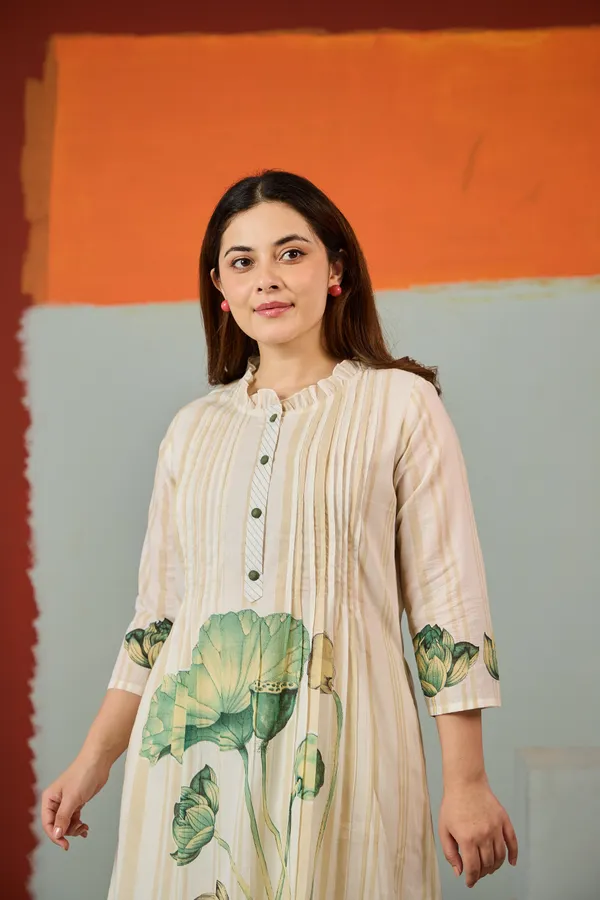 Cream_Cotton_A-Line_Lotus_Print_Kurta_For_Women