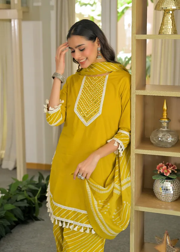 Yellow_Mul_Cotton_Three_Piece_Suit_Set_For_Women