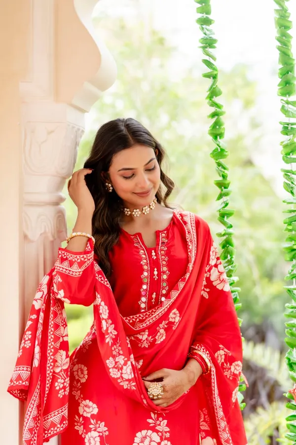 Red_Crepe_Three_Piece_Suit_Set_For_Women