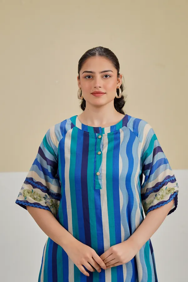 Blue_Cotton_A-Line_Wavy_Stripe_Printed_Kurta_For_Women