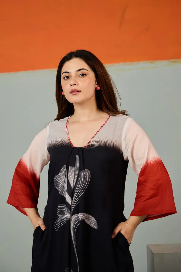 Black_Off-White_Cotton_Floral_Print_Flared_Kurta_For_Women