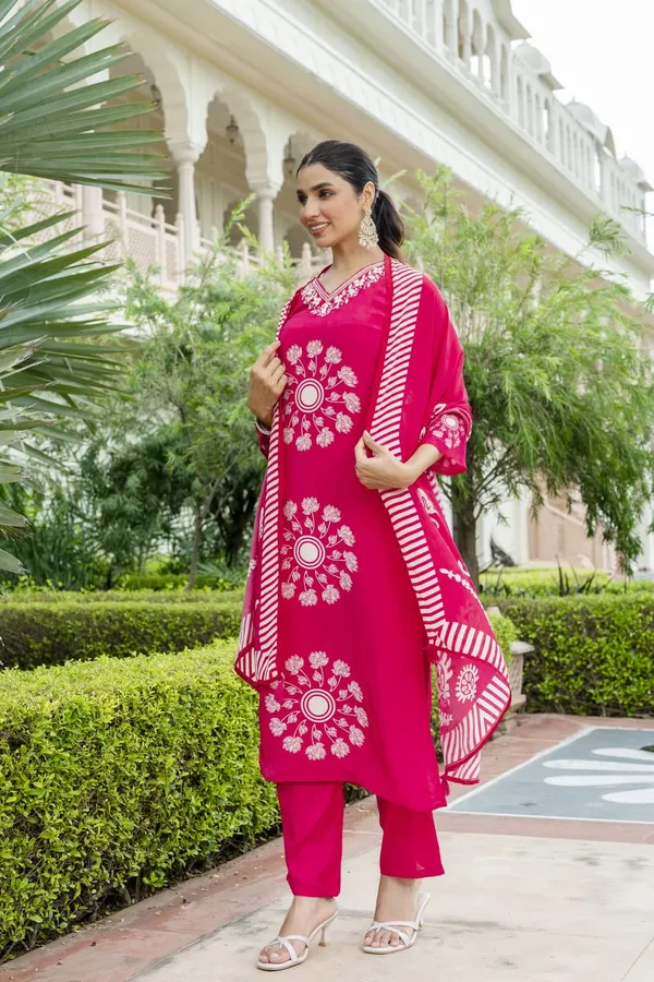 Pink_Crepe_Three_Piece_Suit_Set_For_Women