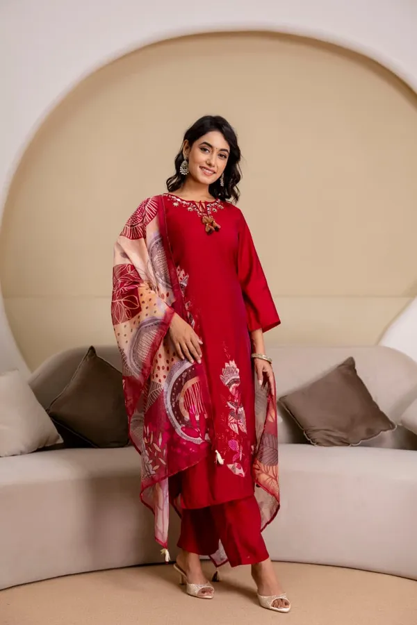Maroon_Mul_Chanderi_Three_Piece_Suit_Set_For_Women