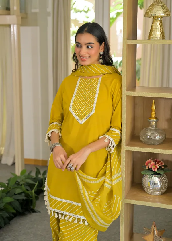 Yellow_Mul_Cotton_Three_Piece_Suit_Set_For_Women