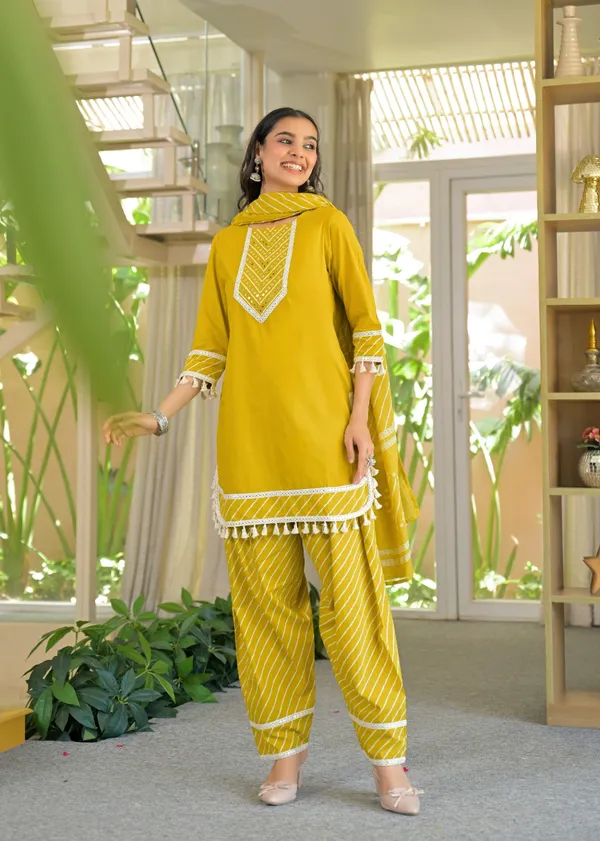 Yellow_Mul_Cotton_Three_Piece_Suit_Set_For_Women