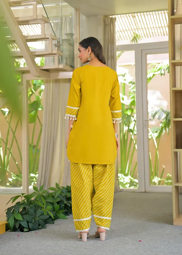 Yellow_Mul_Cotton_Three_Piece_Suit_Set_For_Women