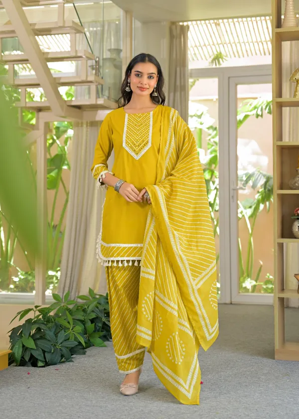Yellow_Mul_Cotton_Three_Piece_Suit_Set_For_Women