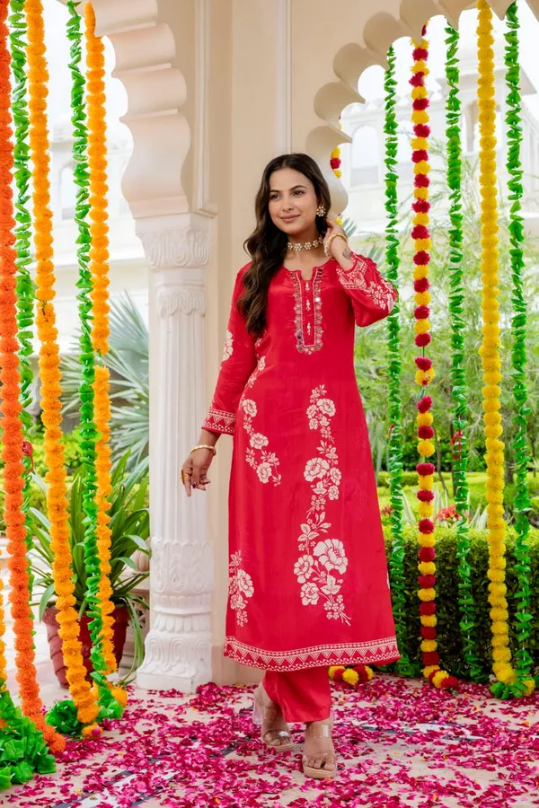 Red_Crepe_Three_Piece_Suit_Set_For_Women