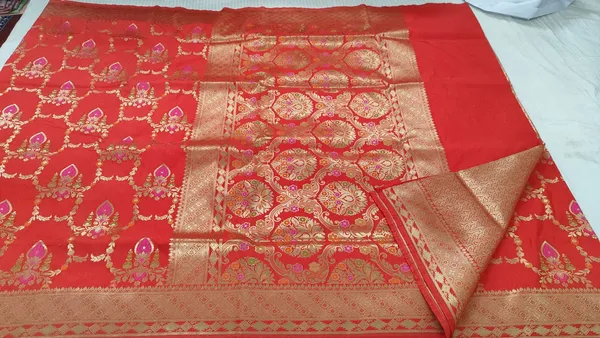 Red_Katan_Silk_Gold_Zari_Woven_Banarasi_Saree_For_Women
