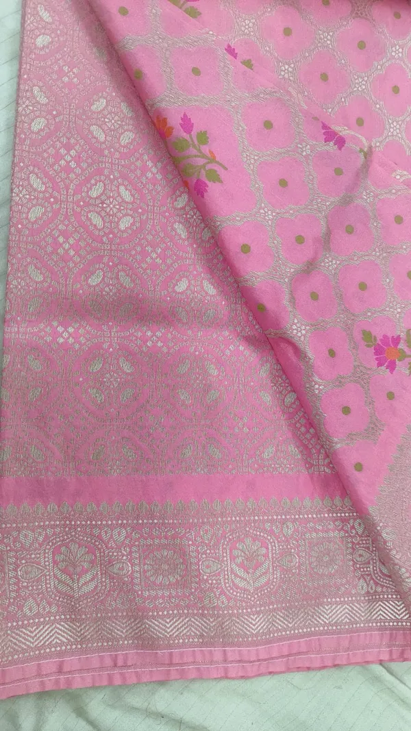 Pink_Katan_Silk_Zari_Floral_Booti_Banarasi_Saree_For_Women