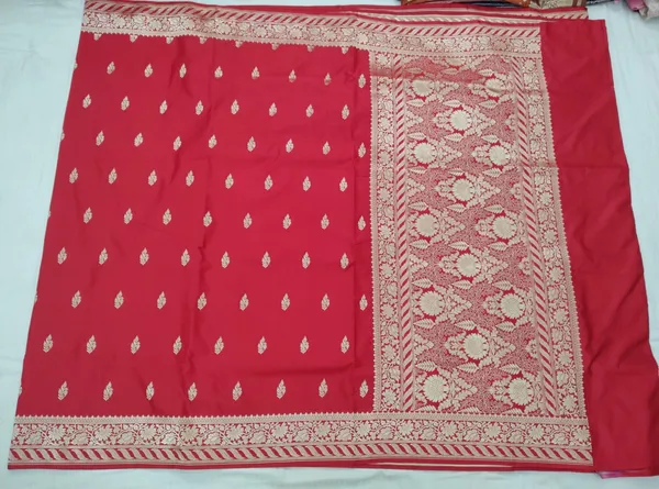 Red_Mashru_Silk_Zari_Woven_Border_Banarasi_Saree_For_Women