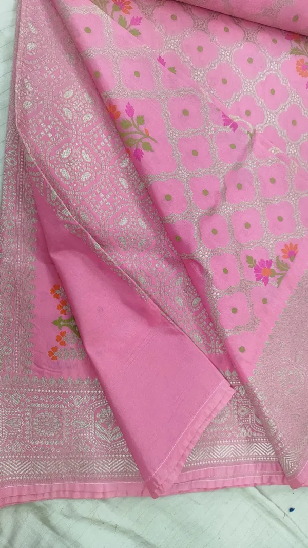 Pink_Katan_Silk_Zari_Floral_Booti_Banarasi_Saree_For_Women