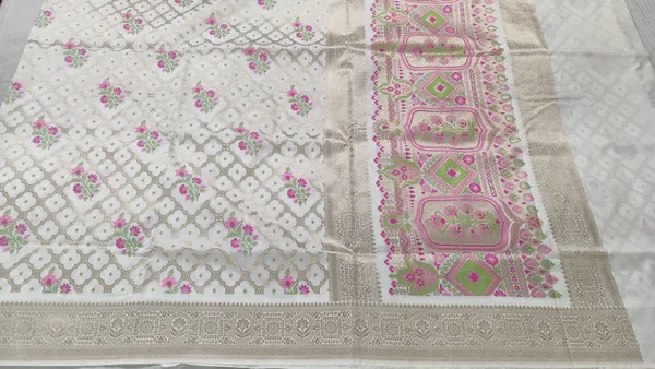 White_Katan_Silk_Floral_Print_Zari_Border_Banarasi_Saree_For_Women