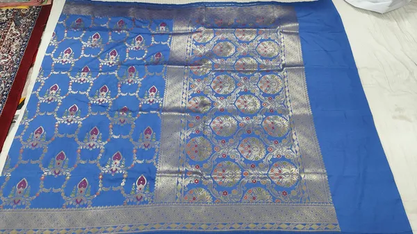 Blue_Katan_Silk_Zari_Floral_Paisley_Woven_Banarasi_Saree_For_Women