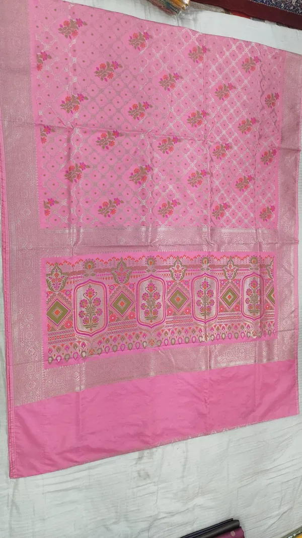 Pink_Katan_Silk_Zari_Floral_Booti_Banarasi_Saree_For_Women