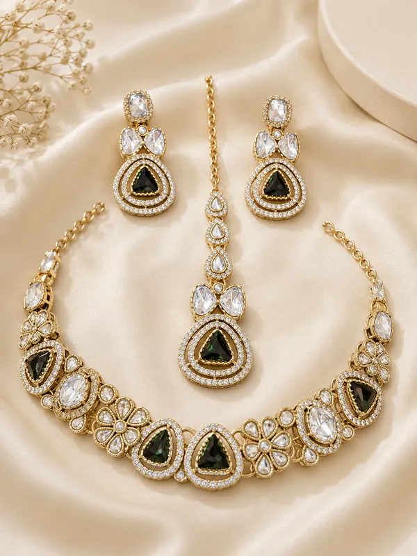 Silver_Green_Kundan_Copper_Base_Stone_Studded_Necklace_Set_For_Women
