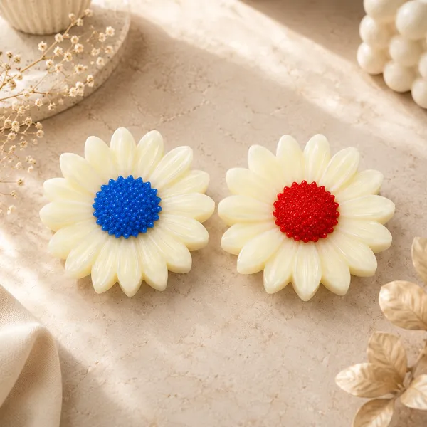 Daisy_Flower_Shaped_Decorative_Wax_Candles_Set_Of_2