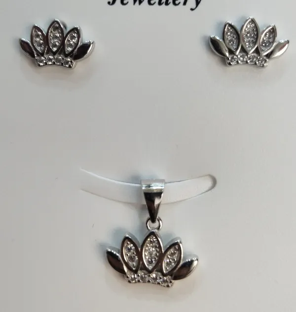 Silver_Sterling_Lotus_Floral_Pendant_And_Earrings_Set_For_Women