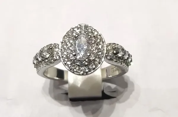 Silver_Sterling_Oval_Stone_Embellished_Ring_For_Women