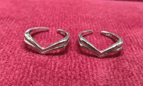 Silver_Sterling_Open_Chevron_Band_Toe_Ring_For_Women