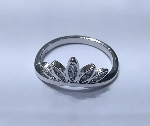 Silver_Floral_Crown_Setting_Ring_For_Women