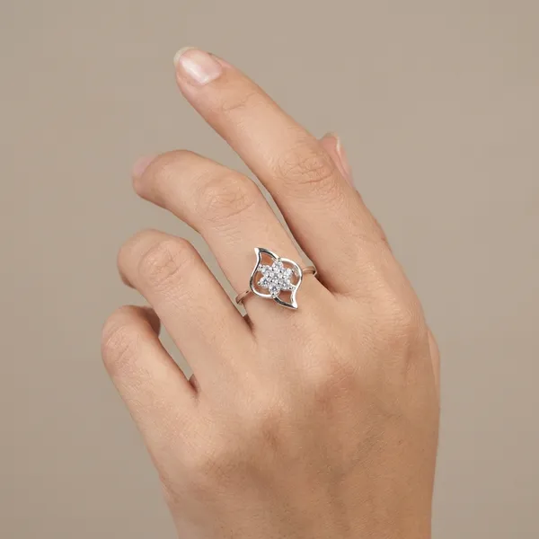 Silver_Floral_Openwork_Cluster_Ring_For_Women