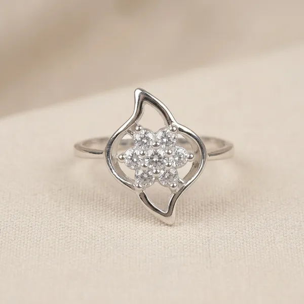 Silver_Floral_Openwork_Cluster_Ring_For_Women