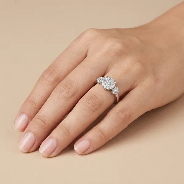 Silver_Stone-Studded_Cluster_Statement_Ring_For_Women